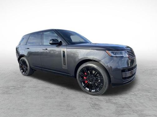 2026 Land Rover Range Rover P615 SV