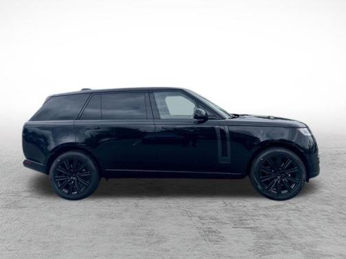 Santorini Black 2026 Land Rover Range Rover P400 SE 7 Seat