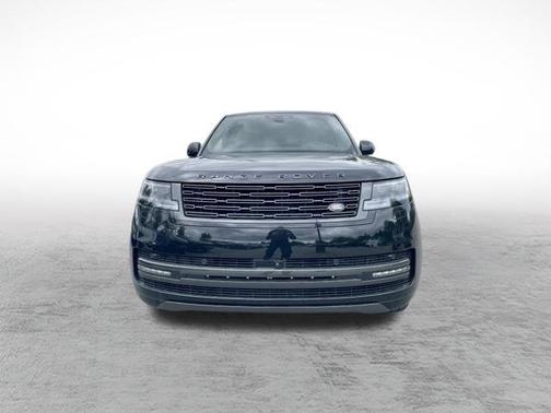 Santorini Black 2026 Land Rover Range Rover P400 SE 7 Seat