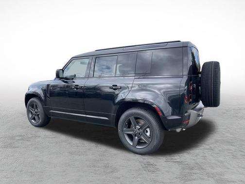 2025 Land Rover Defender 110 P400 X-Dynamic SE