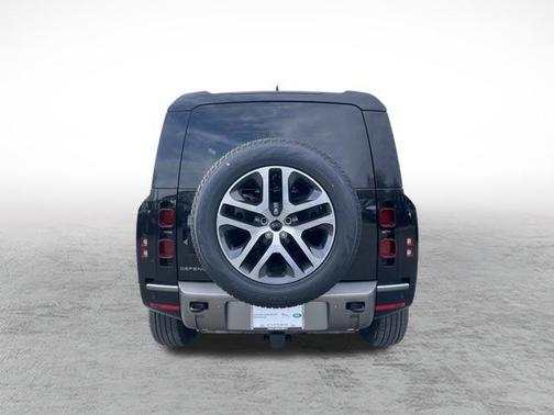2025 Land Rover Defender 110 P400 X-Dynamic SE