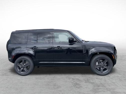 2025 Land Rover Defender 110 P400 X-Dynamic SE