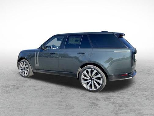 2026 Land Rover Range Rover P530 SE
