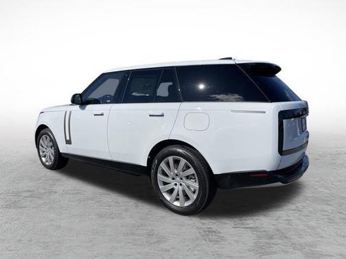 2025 Land Rover Range Rover P550e SE
