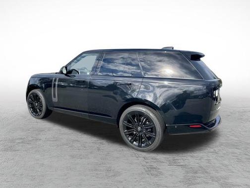 2025 Land Rover Range Rover P400 SE