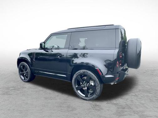 2025 Land Rover Defender 90 P400 X-Dynamic SE