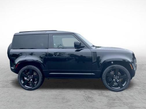 2025 Land Rover Defender 90 P400 X-Dynamic SE