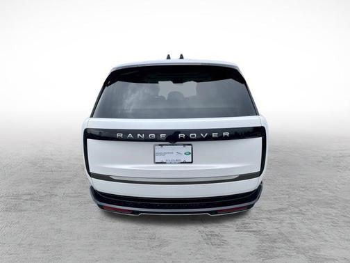 2026 Land Rover Range Rover P550e SE