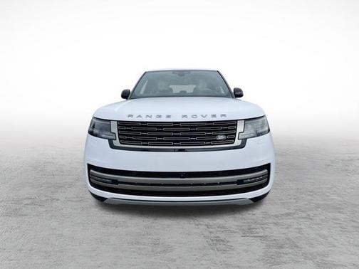 2026 Land Rover Range Rover P550e SE