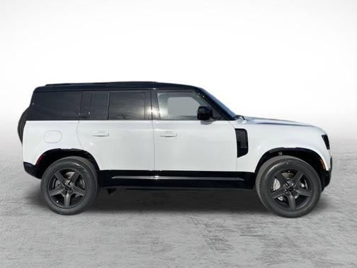 2026 Land Rover Defender X-Dynamic SE