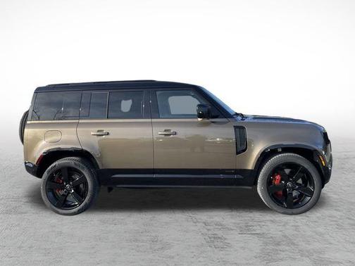2025 Land Rover Defender 110 P400 X