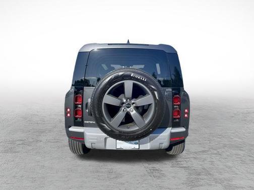 2025 Land Rover Defender 110 P400 S