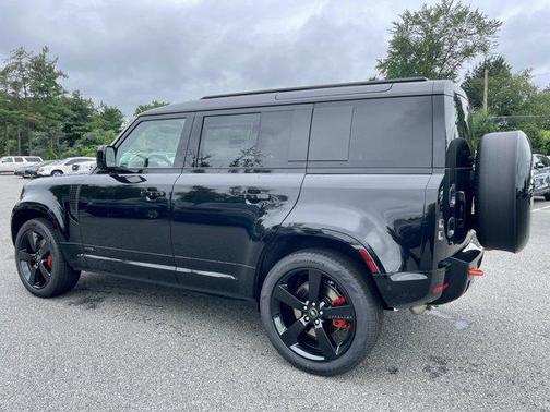 2025 Land Rover Defender 110 P400 X