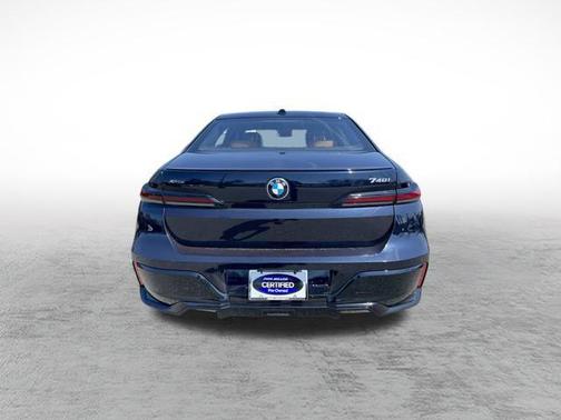 Carbon Black Metallic 2025 BMW 740 xDrive