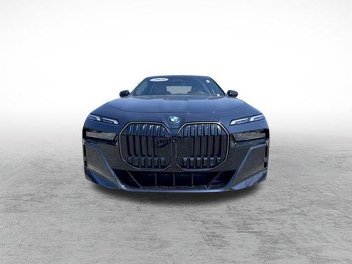 Carbon Black Metallic 2025 BMW 740 xDrive