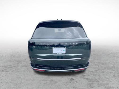 2025 Land Rover Range Rover P400 SE 7 Seat