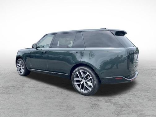 2025 Land Rover Range Rover P400 SE 7 Seat