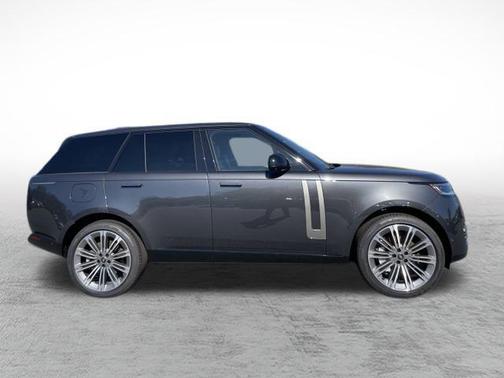 2025 Land Rover Range Rover P530 SE