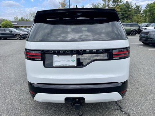 Fuji White 2025 Land Rover Discovery P360 Dynamic SE