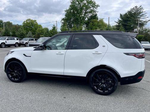 Fuji White 2025 Land Rover Discovery P360 Dynamic SE