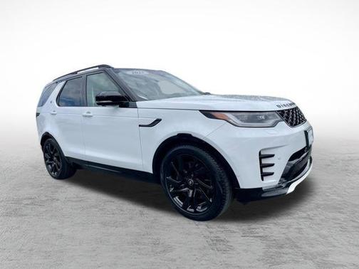 Fuji White 2025 Land Rover Discovery P360 Dynamic SE