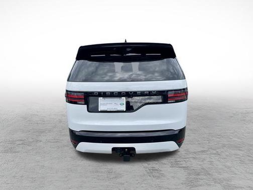 Fuji White 2025 Land Rover Discovery P360 Dynamic SE