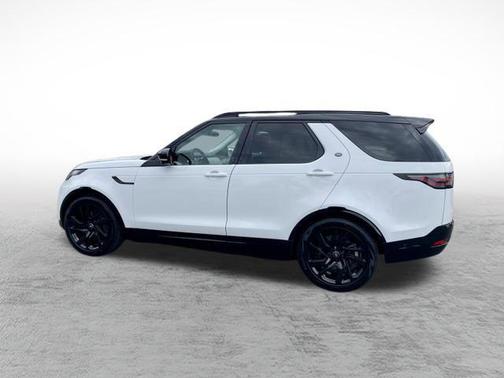 Fuji White 2025 Land Rover Discovery P360 Dynamic SE