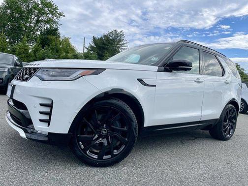 Fuji White 2025 Land Rover Discovery P360 Dynamic SE