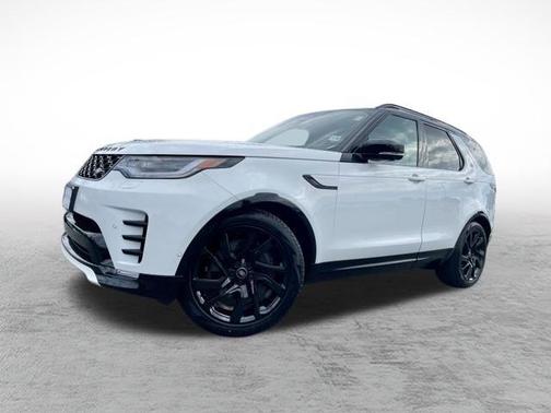 Fuji White 2025 Land Rover Discovery P360 Dynamic SE