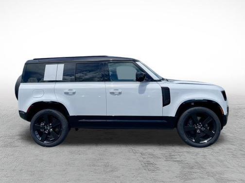 2025 Land Rover Defender 110 P400 X-Dynamic SE