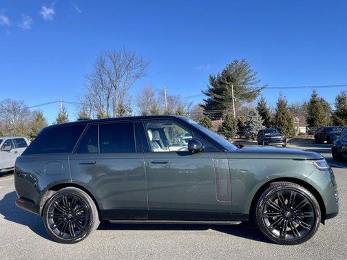 2023 Land Rover Range Rover P530 SE