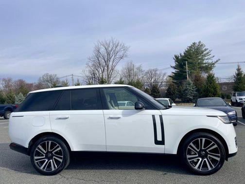White 2023 Land Rover Range Rover P530 SE