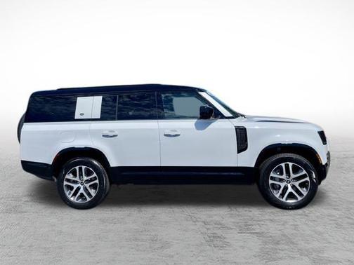 Fuji White 2024 Land Rover Defender 130 P400 X-Dynamic SE