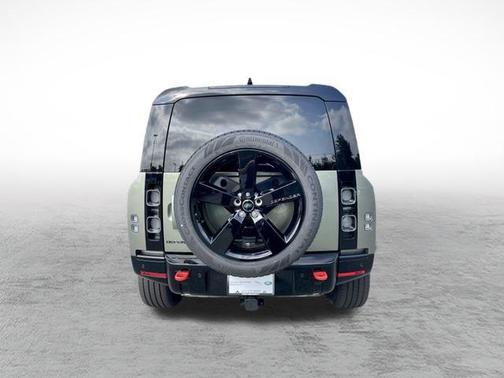 2025 Land Rover Defender 110 P400 X