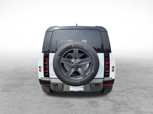 2025 Land Rover Defender 90 P400 X-Dynamic SE