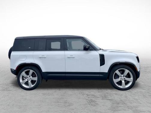 2024 Land Rover Defender 110 P500 SE