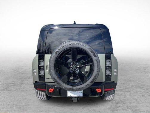 2025 Land Rover Defender 110 P400 X