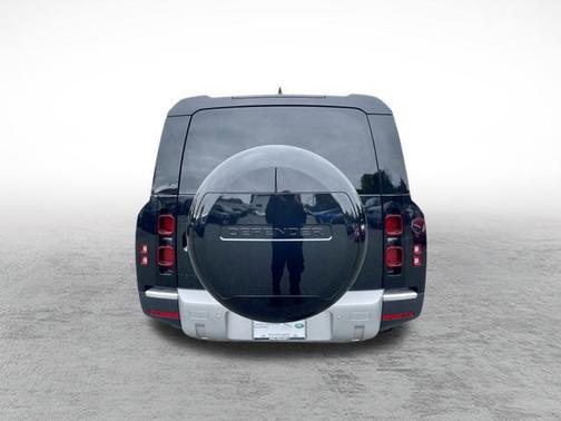 2025 Land Rover Defender 130 P300 S