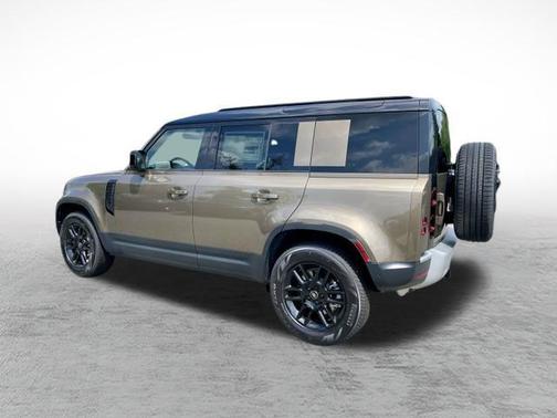 2025 Land Rover Defender 110 P300