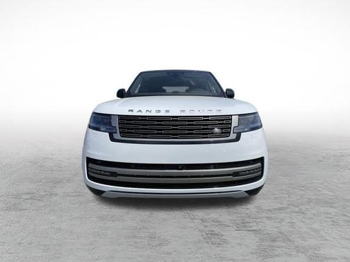 2025 Land Rover Range Rover P550e SE