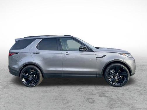 2025 Land Rover Discovery P300 S