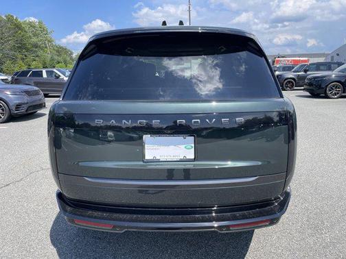 2025 Land Rover Range Rover P400 SE 7 Seat