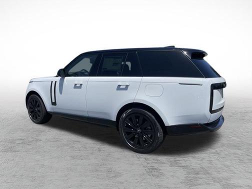 2025 Land Rover Range Rover P550e SE