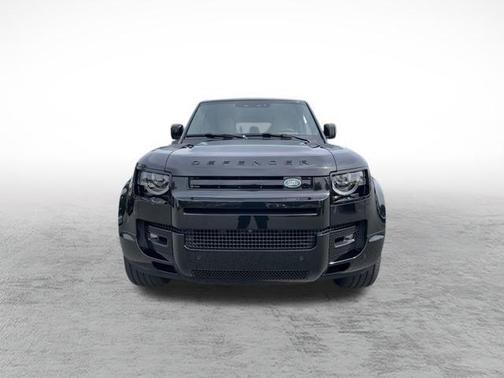 2025 Land Rover Defender V8