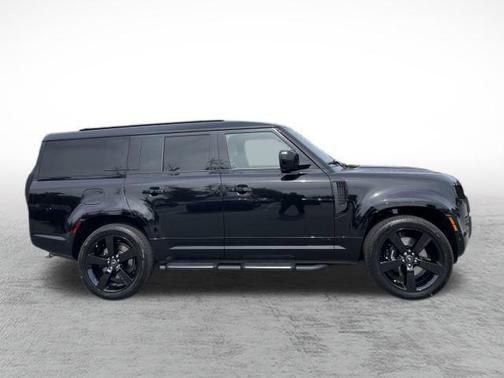 2025 Land Rover Defender V8