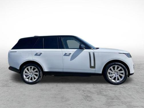 2025 Land Rover Range Rover P550e SE