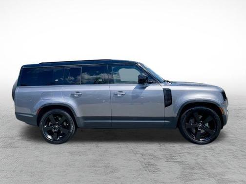 2023 Land Rover Defender 130 SE
