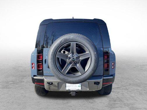 2025 Land Rover Defender 110 P400 X-Dynamic SE
