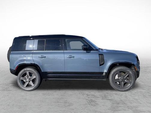 2025 Land Rover Defender 110 P400 X-Dynamic SE