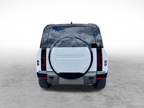 2025 Land Rover Defender 110 P400 X-Dynamic SE